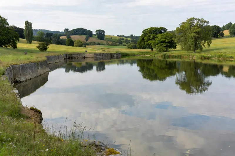 Vue du bassin de Saint-Ferréol, réservoir lié à l'alimentation du Canal du Midi.